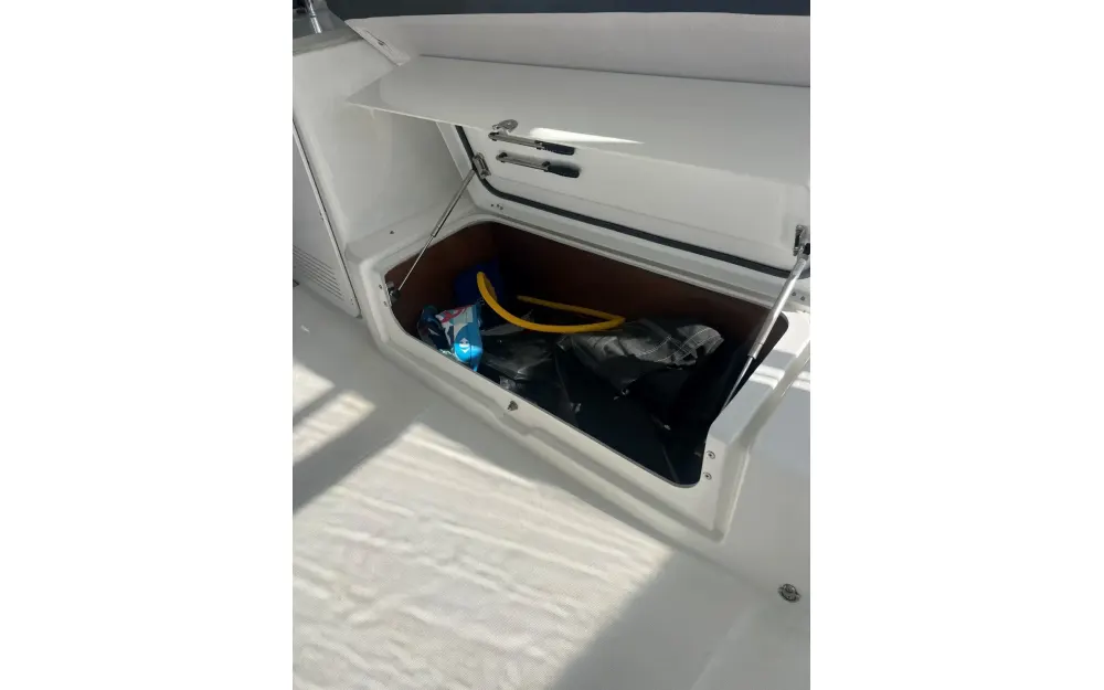 slider 21 Lagoon  46