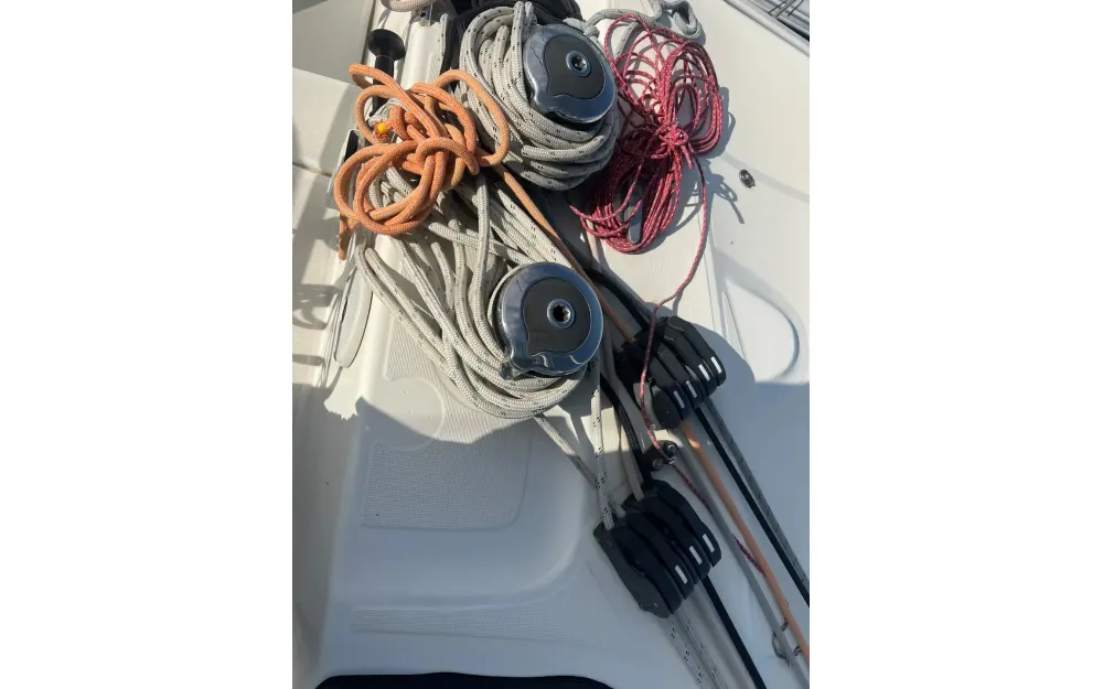 slider 33 Lagoon  46