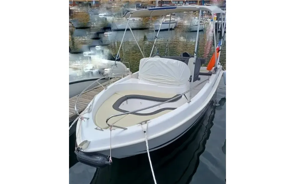 slider 0 B2 Marine Cap Ferret 522Open