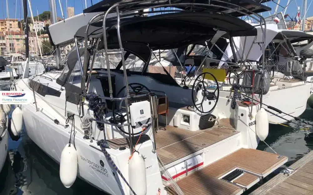 slider 1 Jeanneau sun odyssey 350