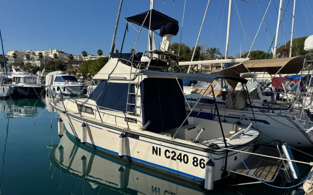 slider 1 Jeanneau Albatros 750