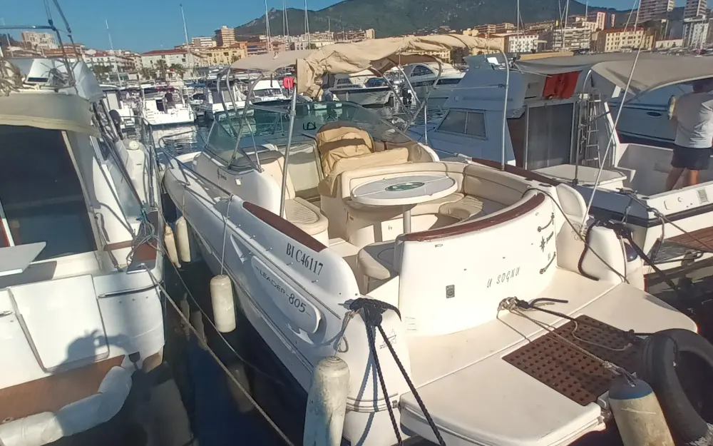 slider 1 Jeanneau Leader 805