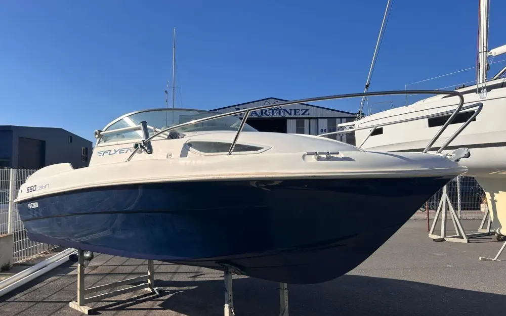 slider 1 Beneteau Flyer 550 Cabine