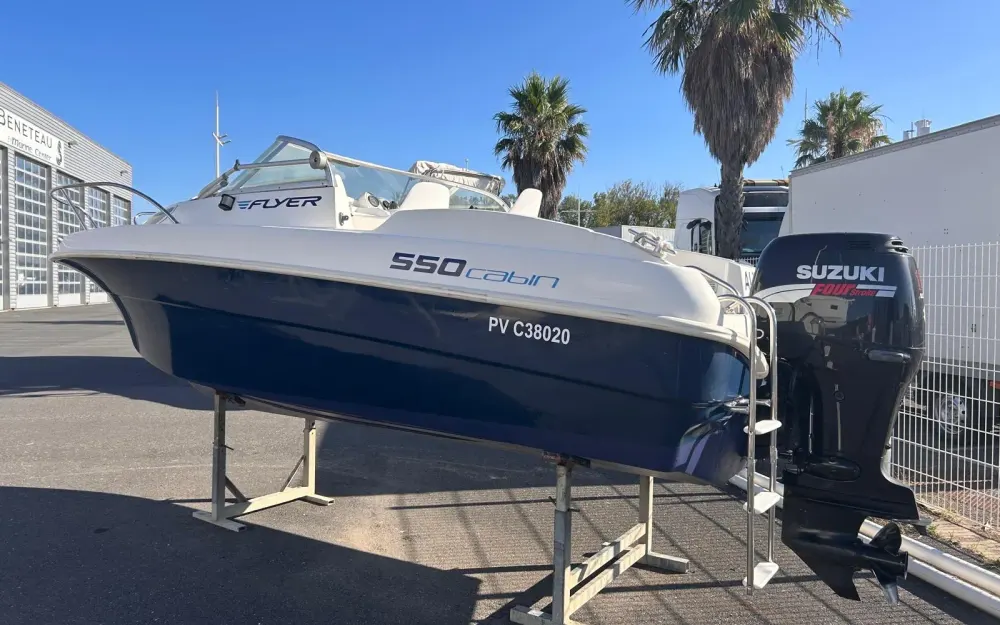 slider 3 Beneteau Flyer 550 Cabine