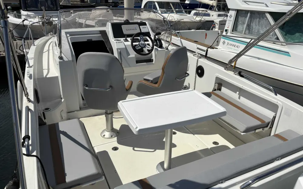 slider 4 Beneteau Flyer 8 SUNdeck V2