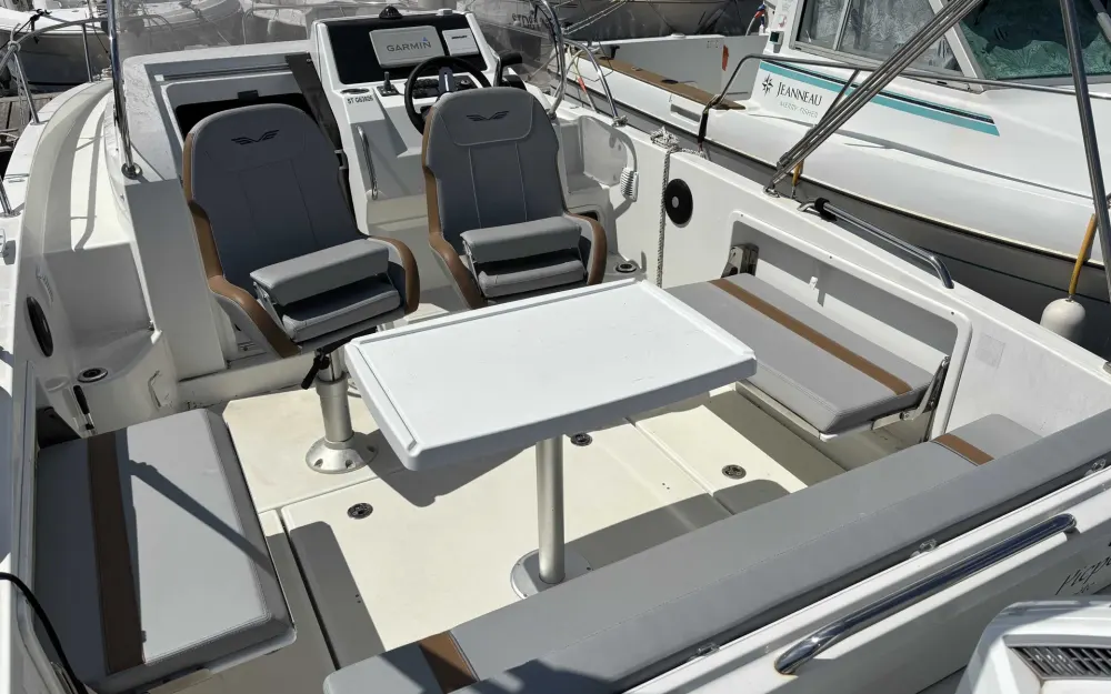 slider 5 Beneteau Flyer 8 SUNdeck V2