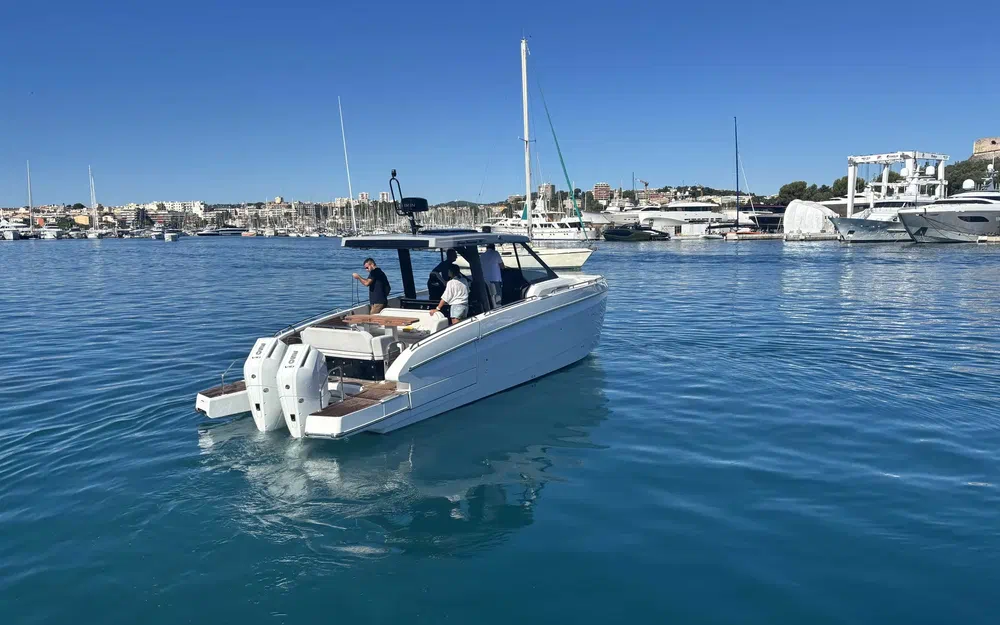 slider 1 Beneteau Gran Turismo 35