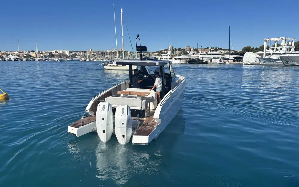 slider 2 Beneteau Gran Turismo 35
