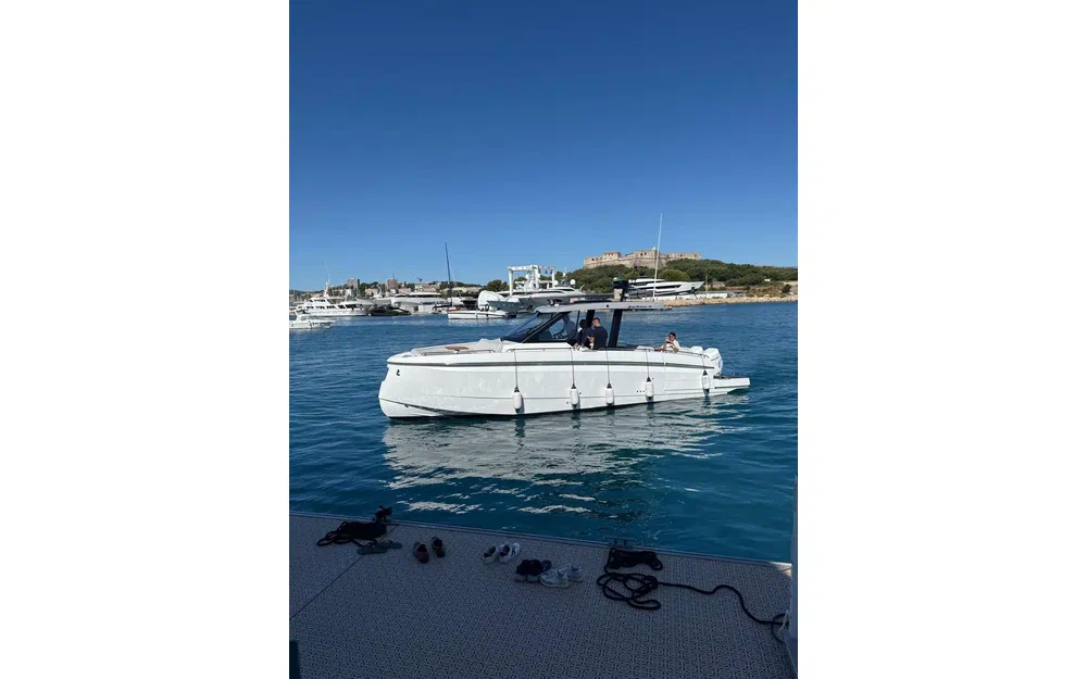 slider 4 Beneteau Gran Turismo 35