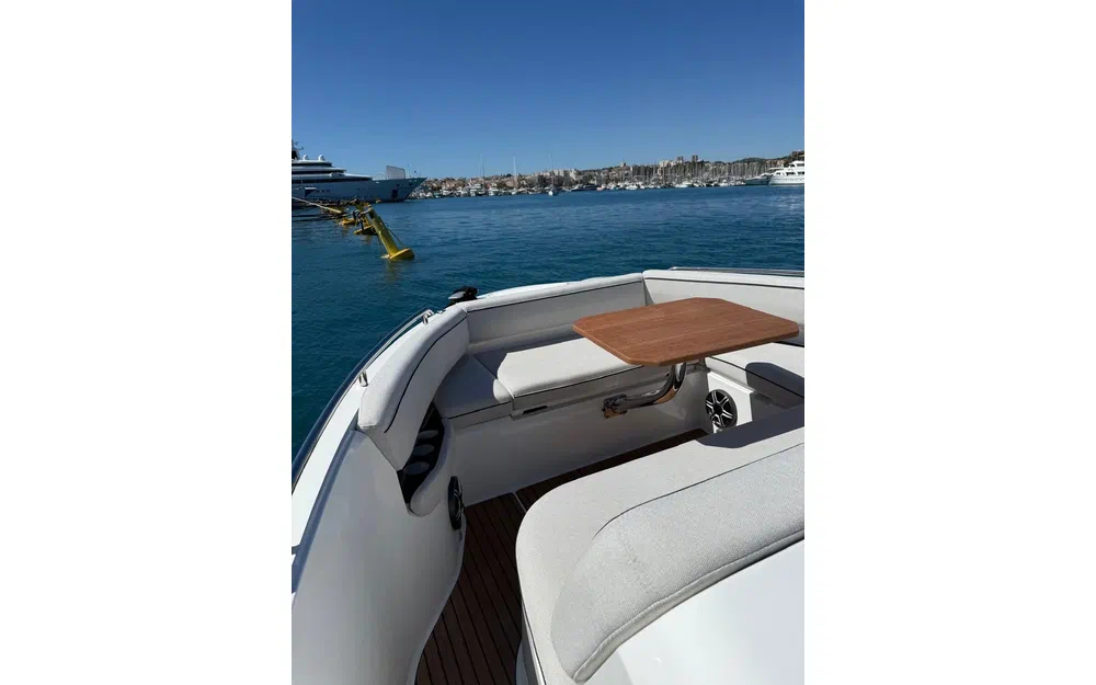 slider 8 Beneteau Gran Turismo 35