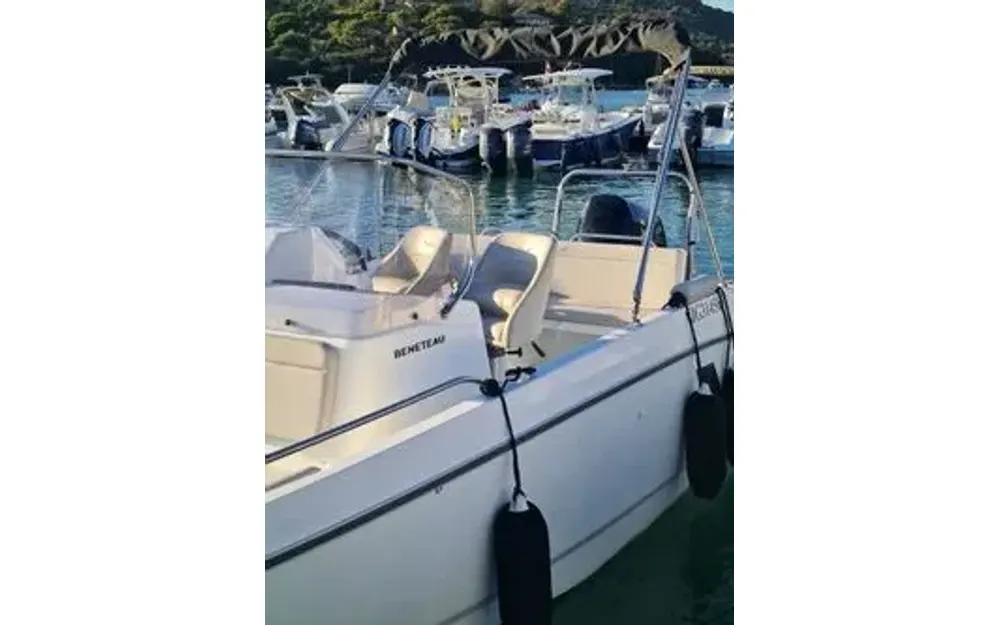 slider 6 Beneteau Flyer 7 SPACEdeck