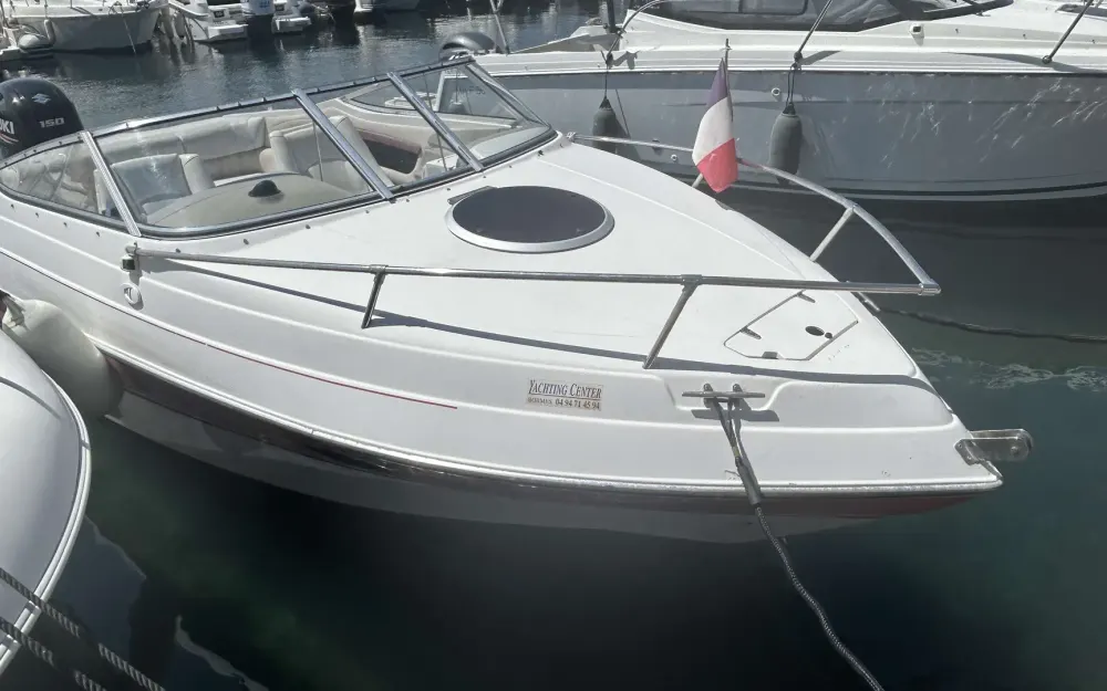 slider 5 Four Winns Sundowner 205