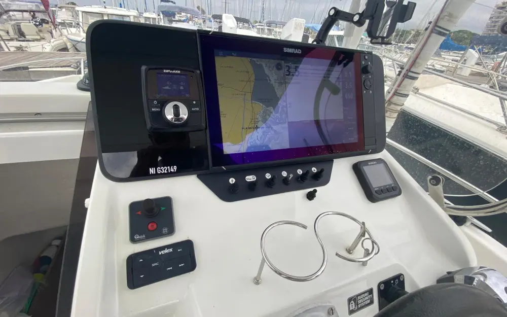 slider 7 Beneteau Flyer 8 SPACEdeck