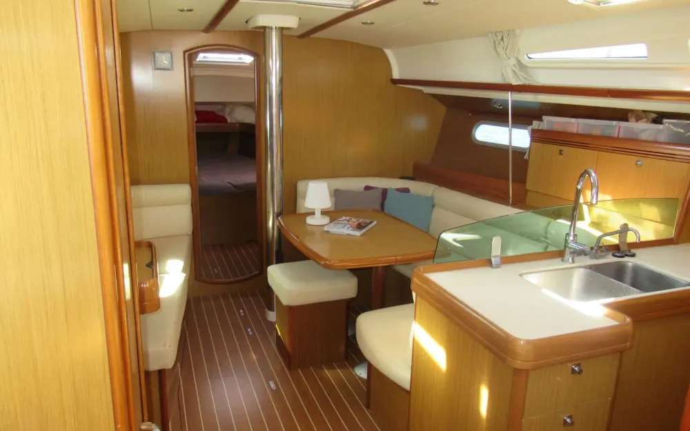 slider 7 Jeanneau SUN ODYSSEY 42 I GTE