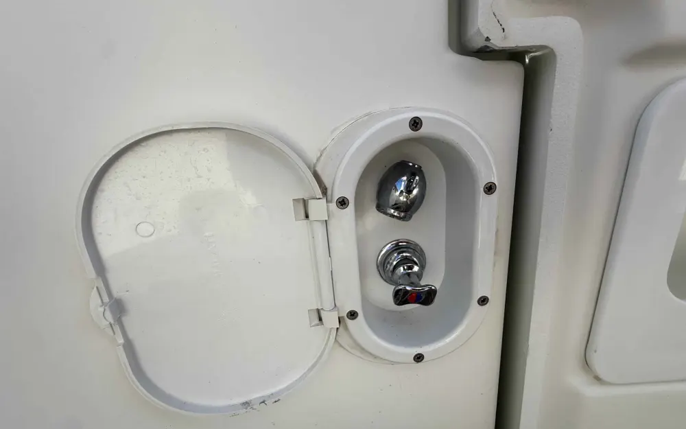 slider 11 Beneteau Antares 42