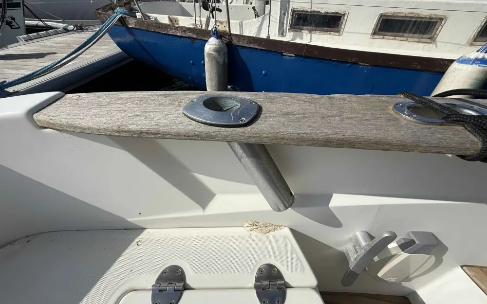 slider 18 Beneteau Antares 42
