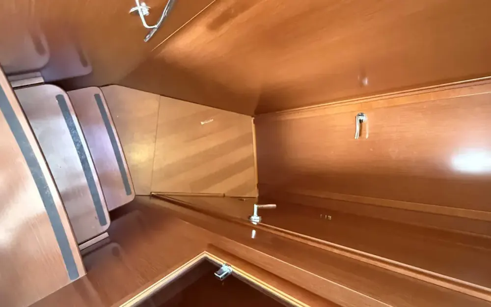 slider 30 Beneteau Antares 42