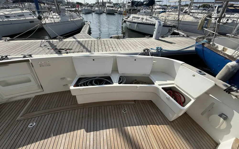 slider 8 Beneteau Antares 42