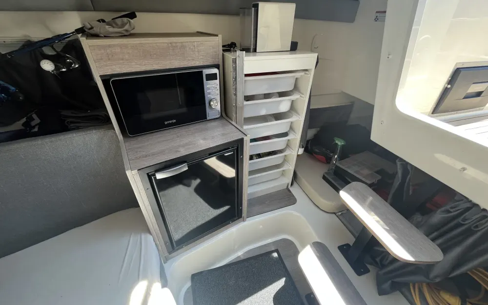 slider 9 Quicksilver Activ 875 Sundeck