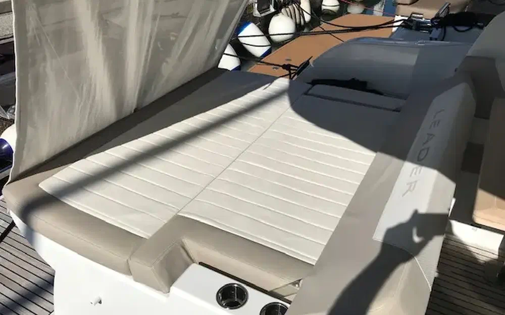 slider 9 Jeanneau Leader 36