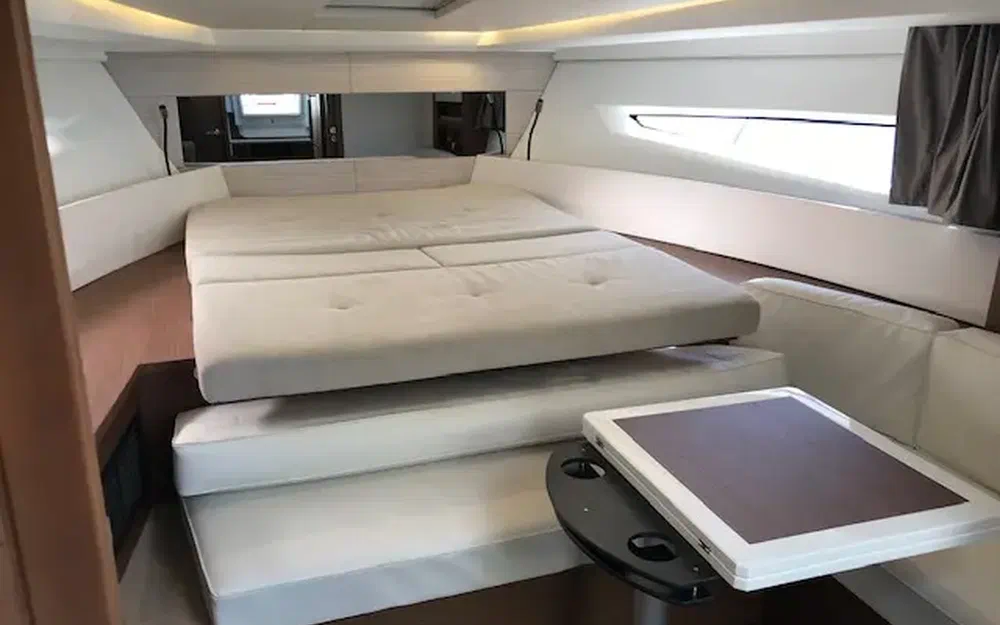 slider 12 Jeanneau Leader 36