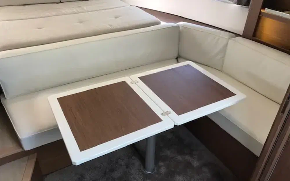 slider 17 Jeanneau Leader 36