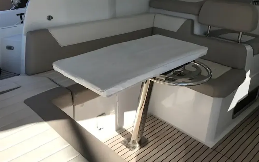 slider 7 Jeanneau Leader 36 Sportop