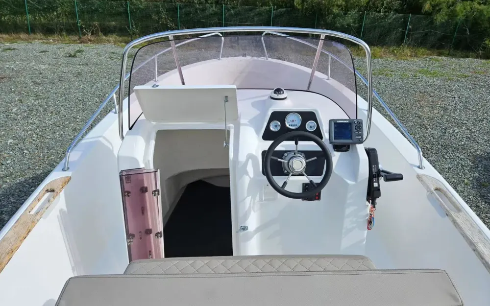 slider 4 Selection Boats Aston 21