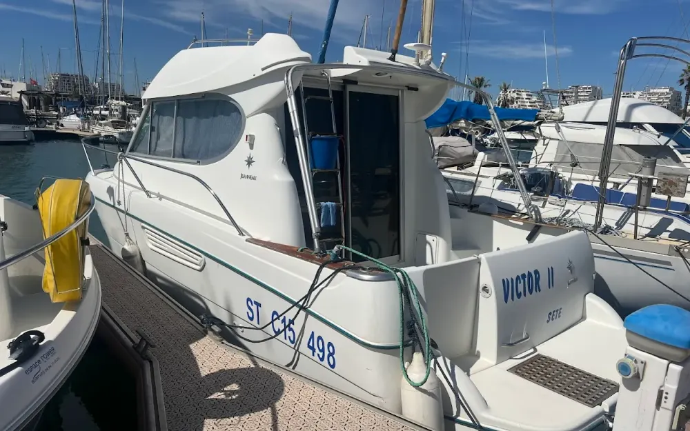 slider 0 Jeanneau Merry Fisher 805