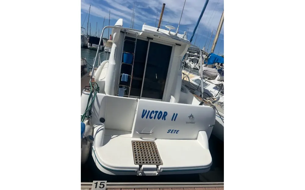 slider 1 Jeanneau Merry Fisher 805