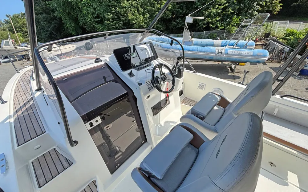 slider 4 Beneteau Flyer 8 SUNdeck