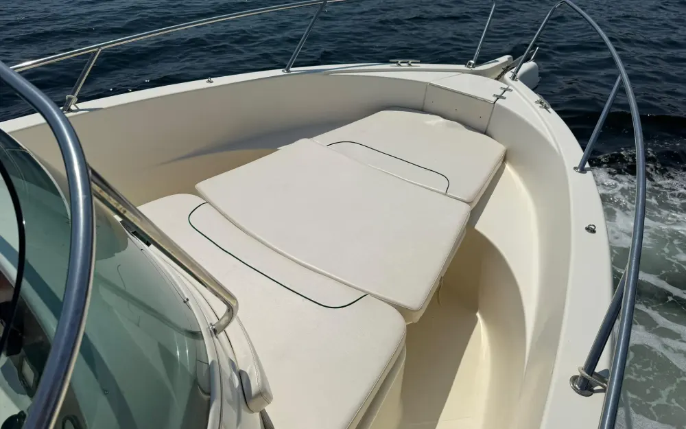 slider 2 Jeanneau Cap Camarat 705