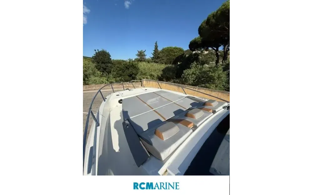 slider 10 Beneteau Gran Turismo 32