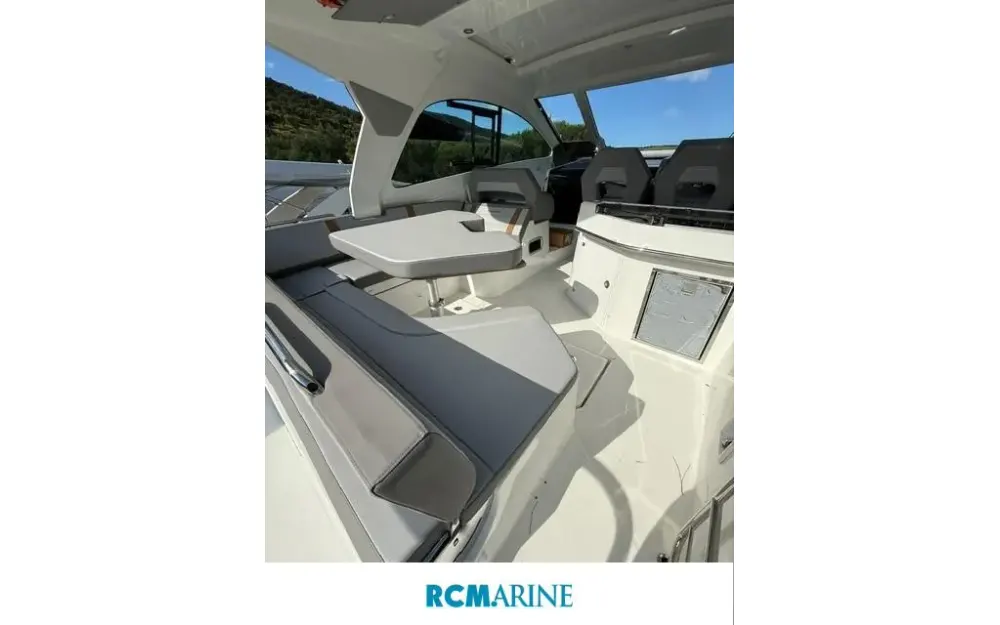 slider 6 Beneteau Gran Turismo 32