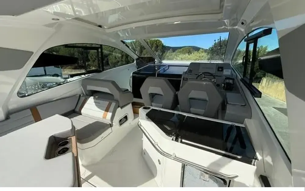 slider 7 Beneteau Gran Turismo 32