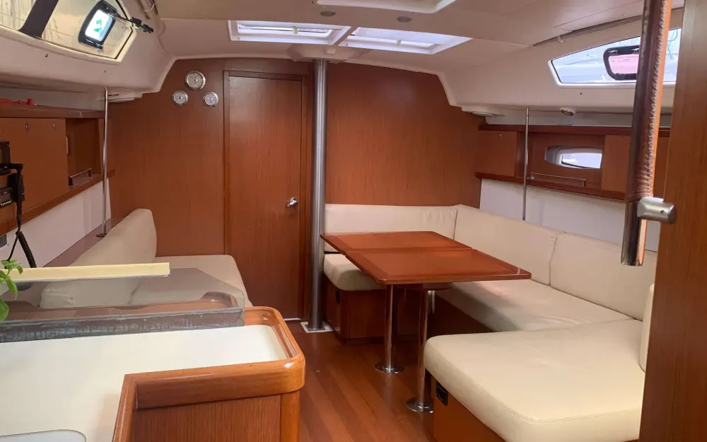 slider 12 Beneteau Oceanis 40