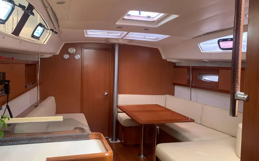 slider 14 Beneteau Oceanis 40