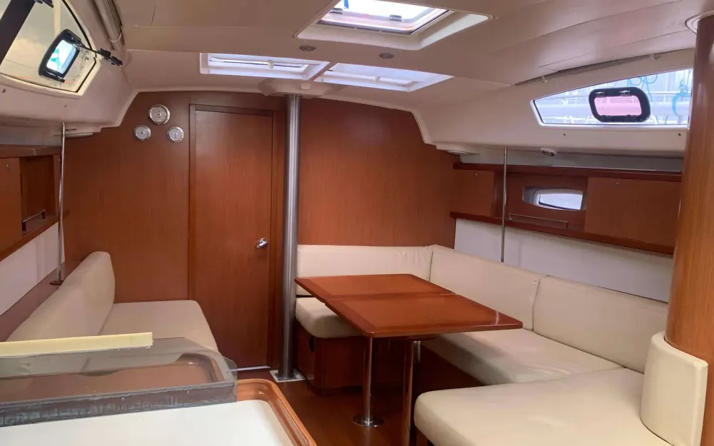 slider 21 Beneteau Oceanis 40
