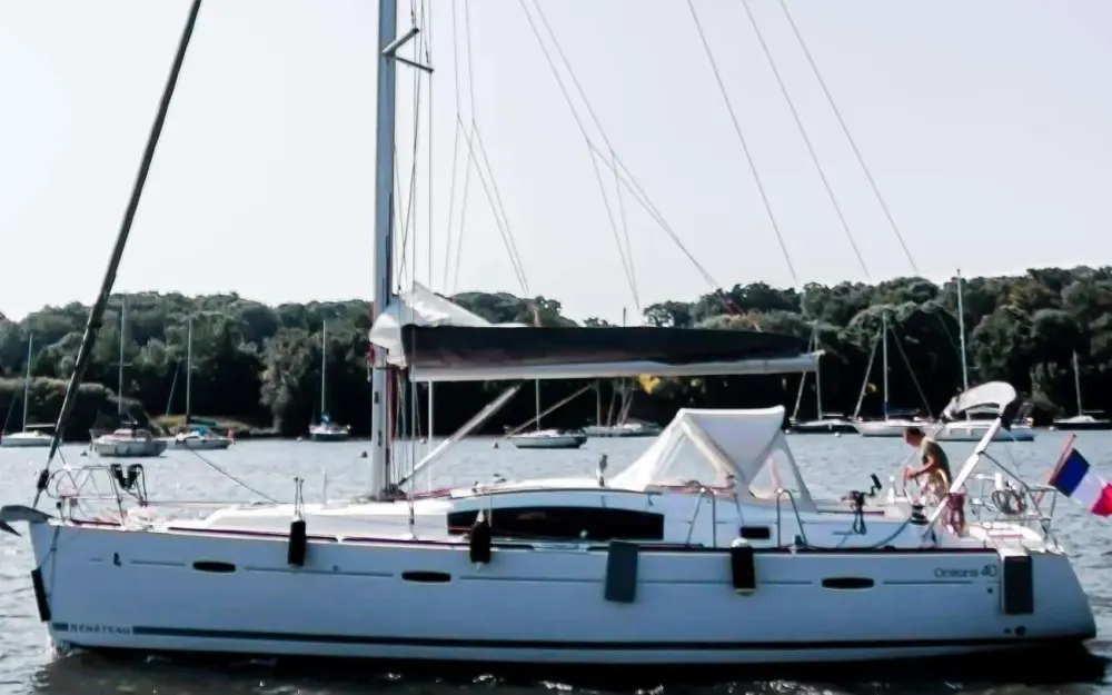 slider 5 Beneteau Oceanis 40