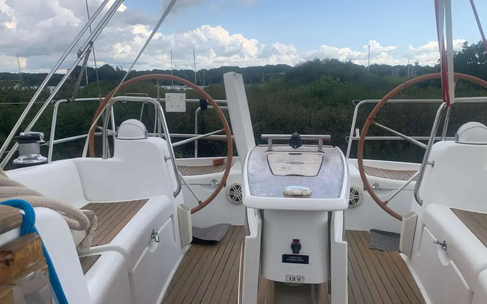 slider 6 Beneteau Oceanis 40