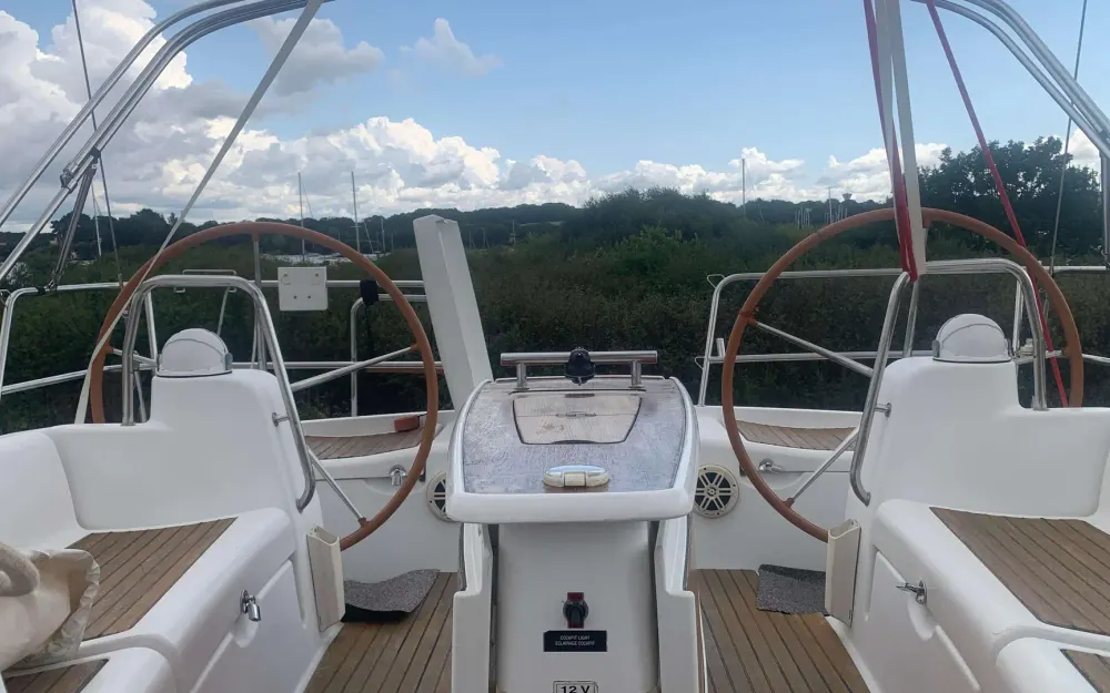 slider 8 Beneteau Oceanis 40