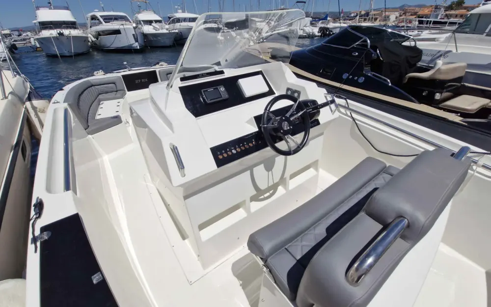 slider 17 Pacific Craft  27 RX