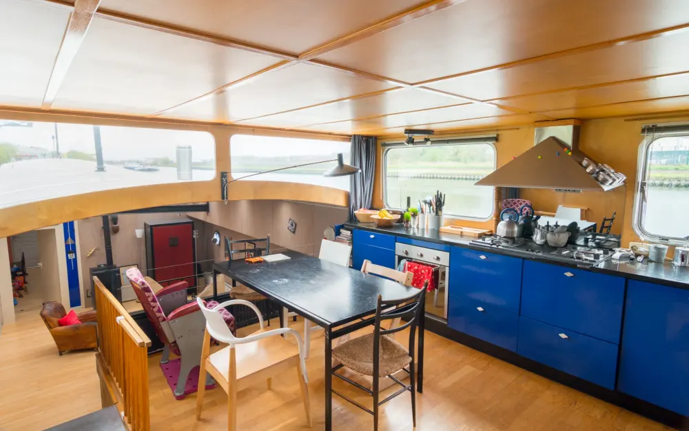 slider 8 Bateau Logement FREYCINET 3 cabines + log mariner