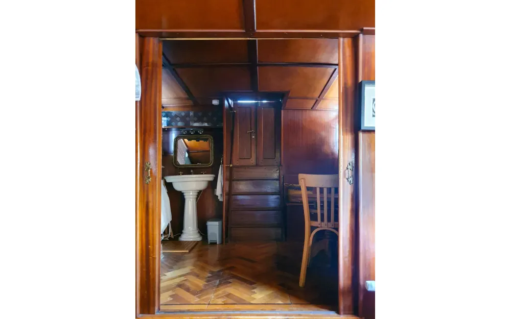 slider 1 Bateau Logement FREYCINET 3 cabines + log mariner