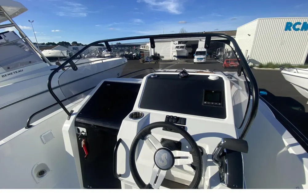 slider 6 Beneteau Flyer 8 SPACEdeck V2