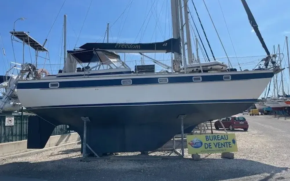 slider 2 Hallberg Rassy  38