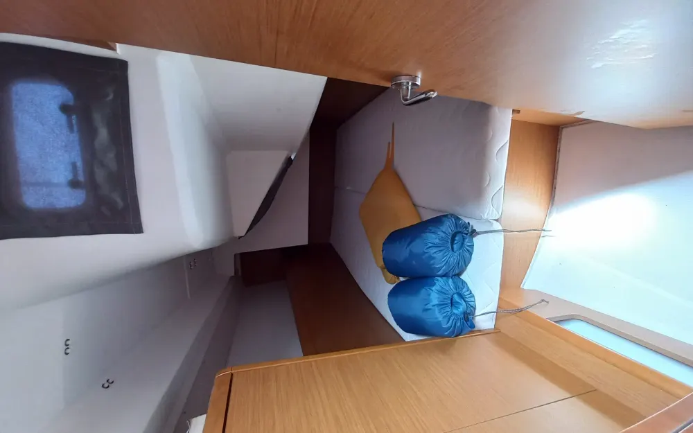 slider 13 Jeanneau sun odyssey 349