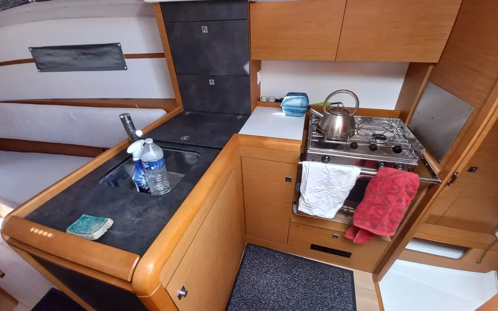 slider 14 Jeanneau sun odyssey 349