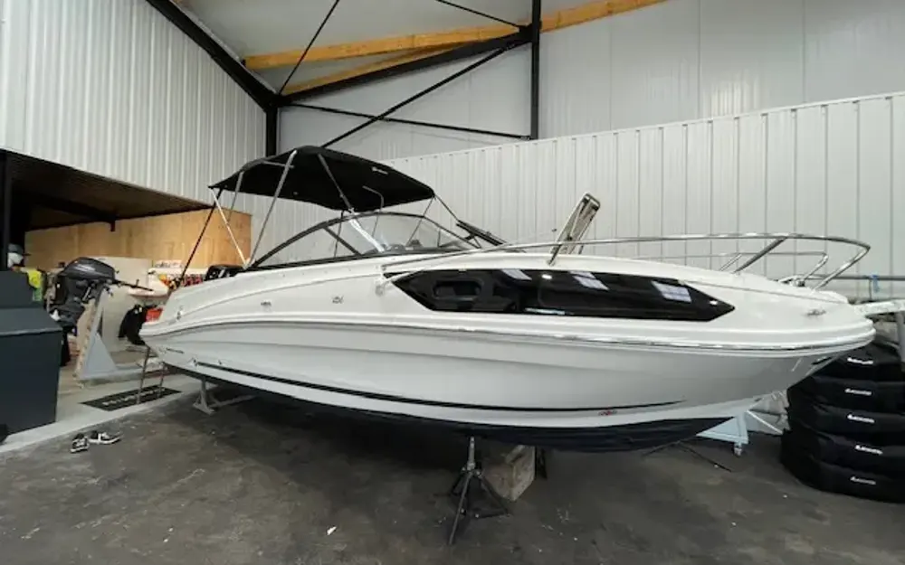 slider 0 Bayliner VR6 Cuddy