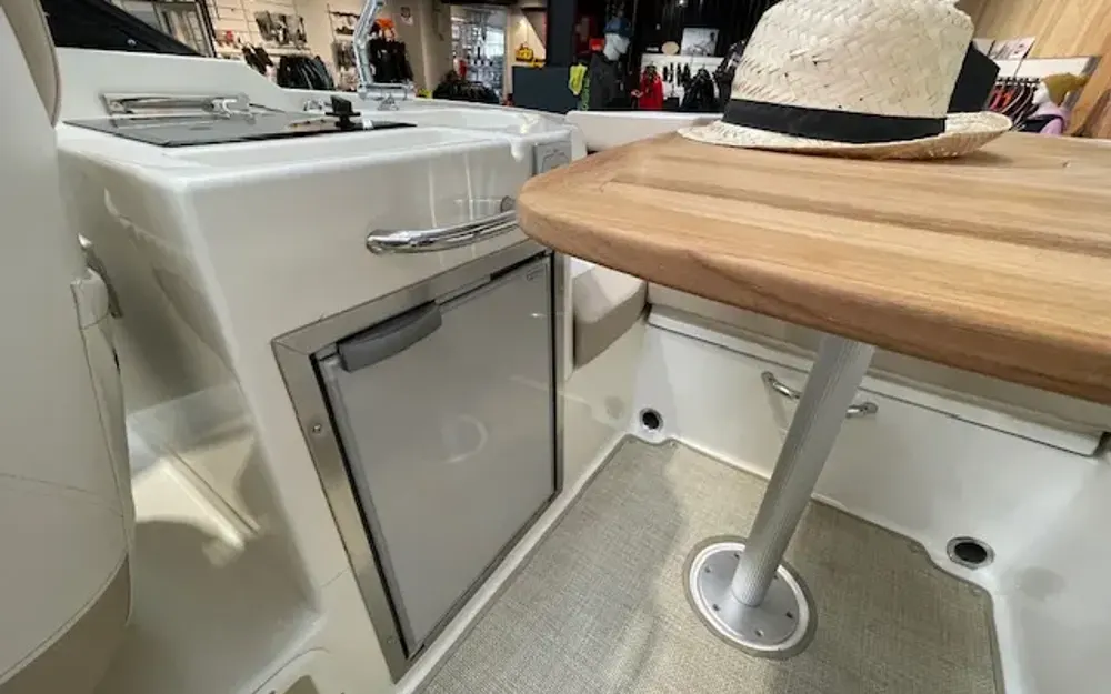 slider 9 Bayliner VR6 Cuddy